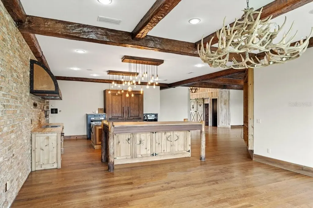 4290 Pioneer Trail New Smyrna Beach FL 32168