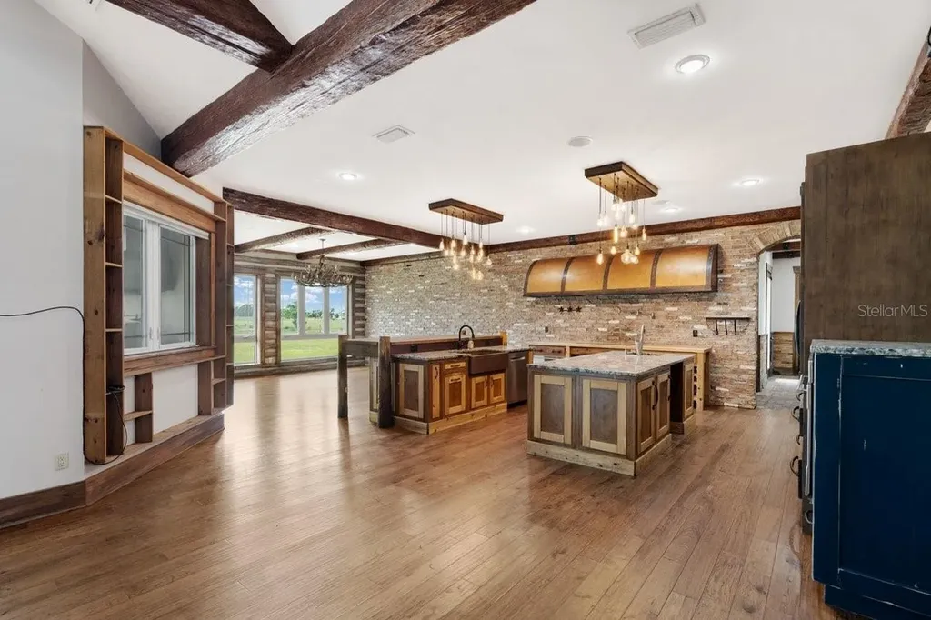 4290 Pioneer Trail New Smyrna Beach FL 32168