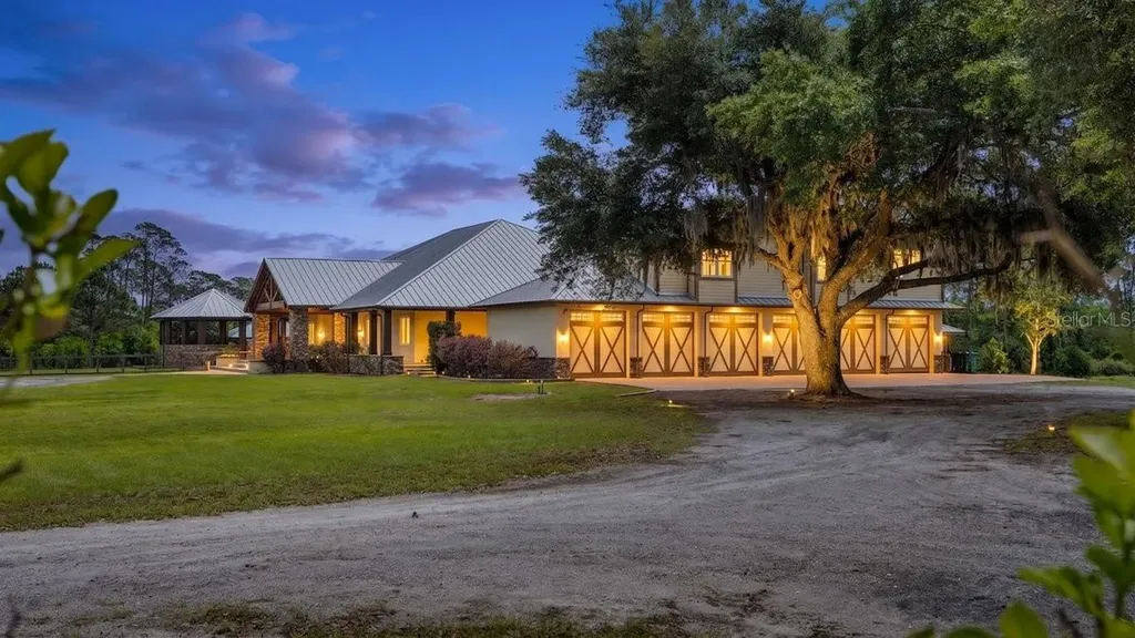 4290 Pioneer Trail New Smyrna Beach FL 32168