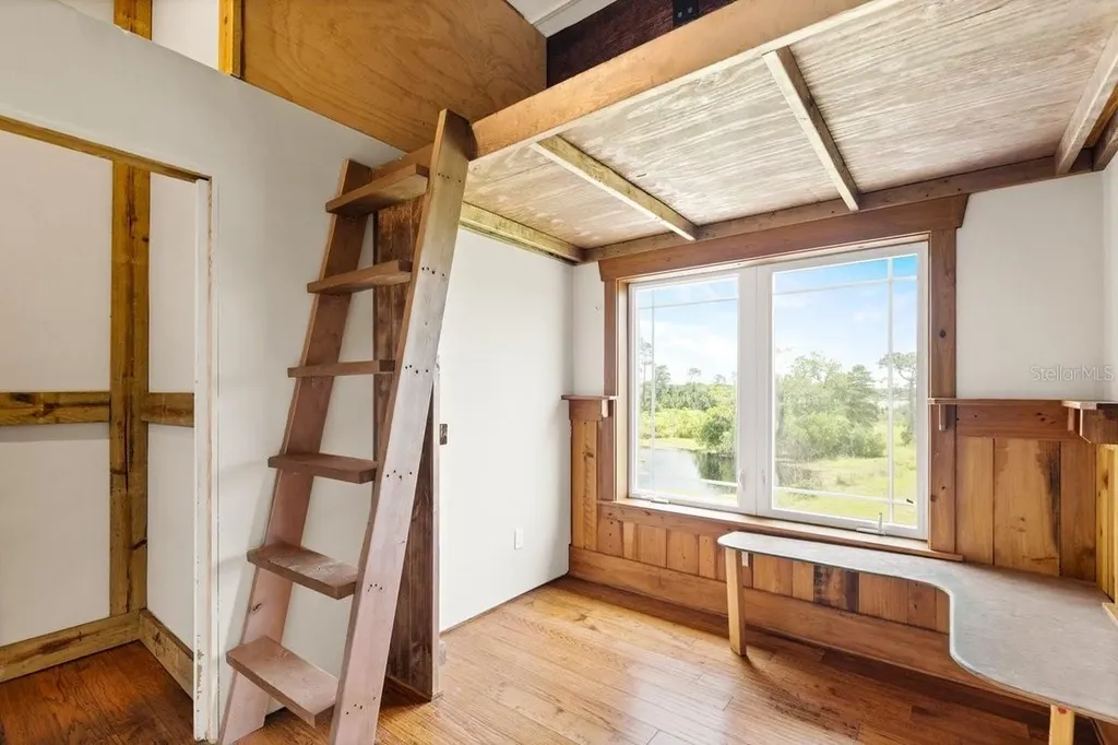 4290 Pioneer Trail New Smyrna Beach FL 32168