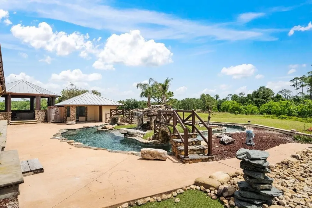4290 Pioneer Trail New Smyrna Beach FL 32168