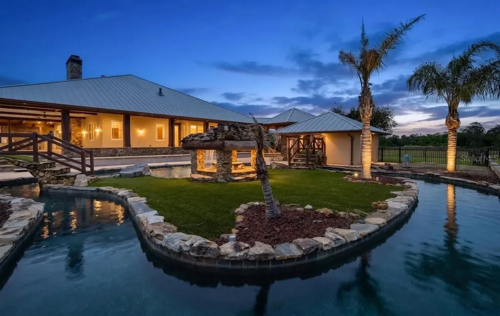 4290 Pioneer Trail New Smyrna Beach FL 32168