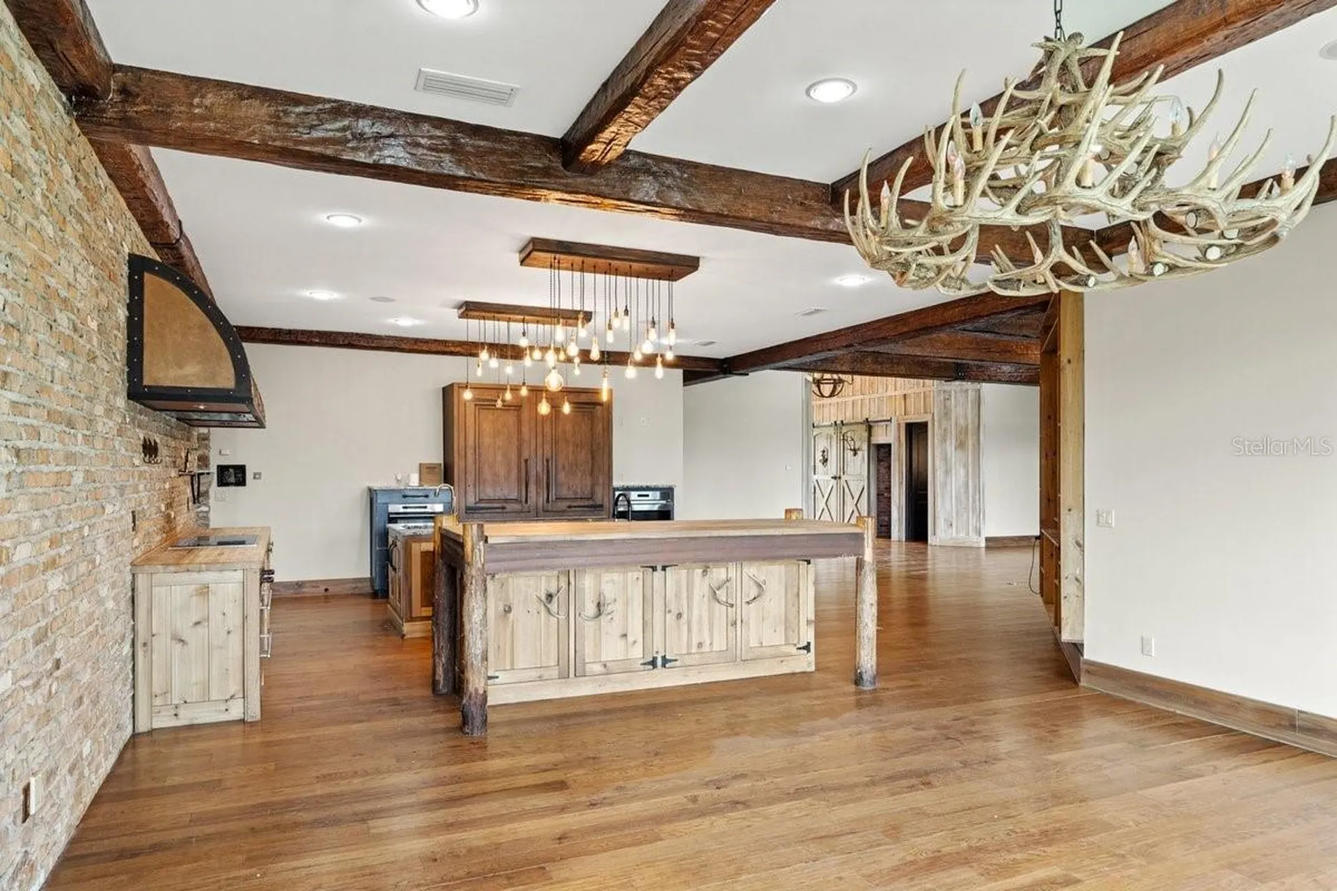 4290 Pioneer Trail New Smyrna Beach FL 32168