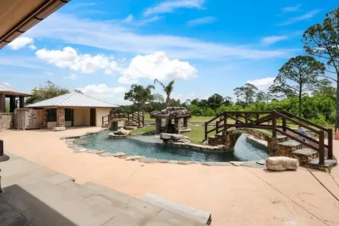 4290 Pioneer Trail New Smyrna Beach FL 32168