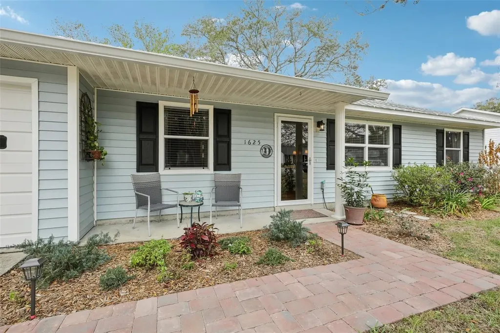 1625 New Abbey Avenue Leesburg FL 34788