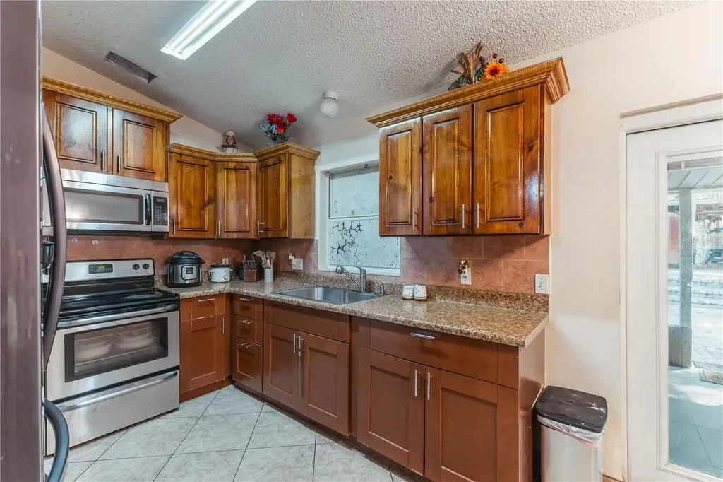1240 Clarion Circle Deltona FL 32738