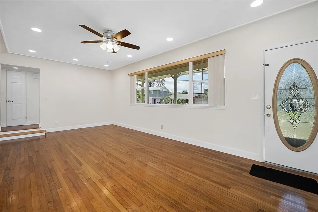 307 Manhattan Avenue Daytona Beach FL 32118