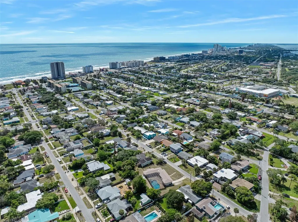 307 Manhattan Avenue Daytona Beach FL 32118