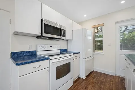 307 Manhattan Avenue Daytona Beach FL 32118