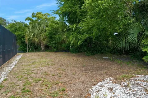 307 Manhattan Avenue Daytona Beach FL 32118