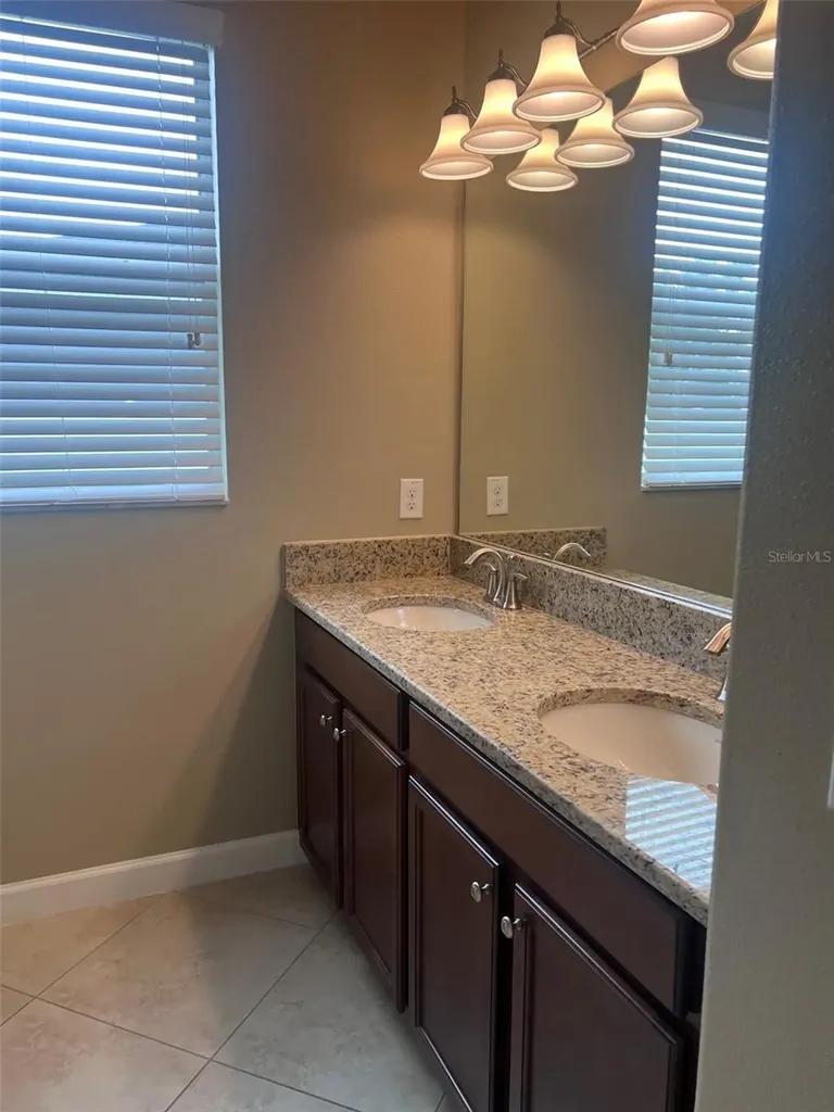 2502 Cumberland Cliff Drive Ruskin FL 33570