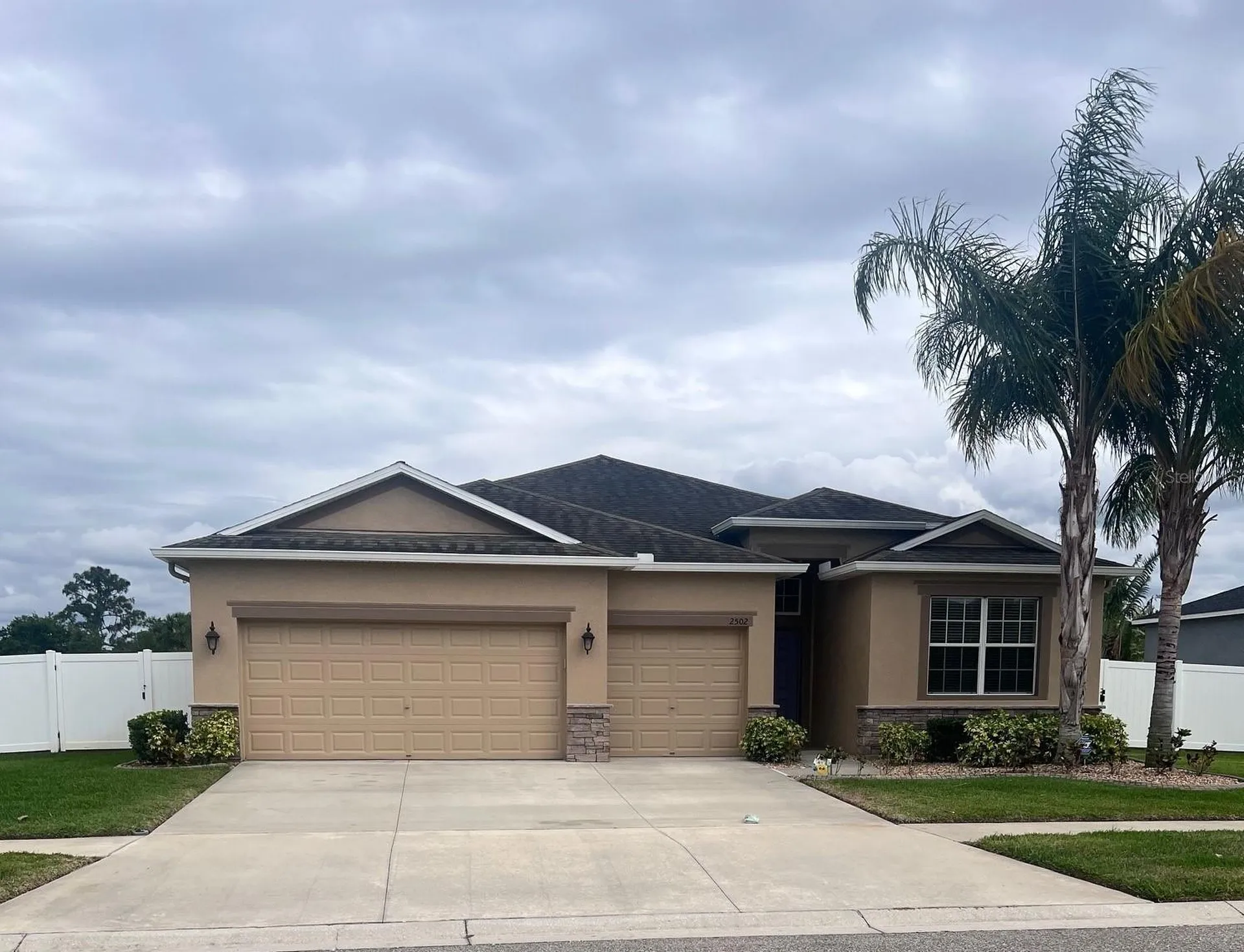 2502 Cumberland Cliff Drive Ruskin FL 33570