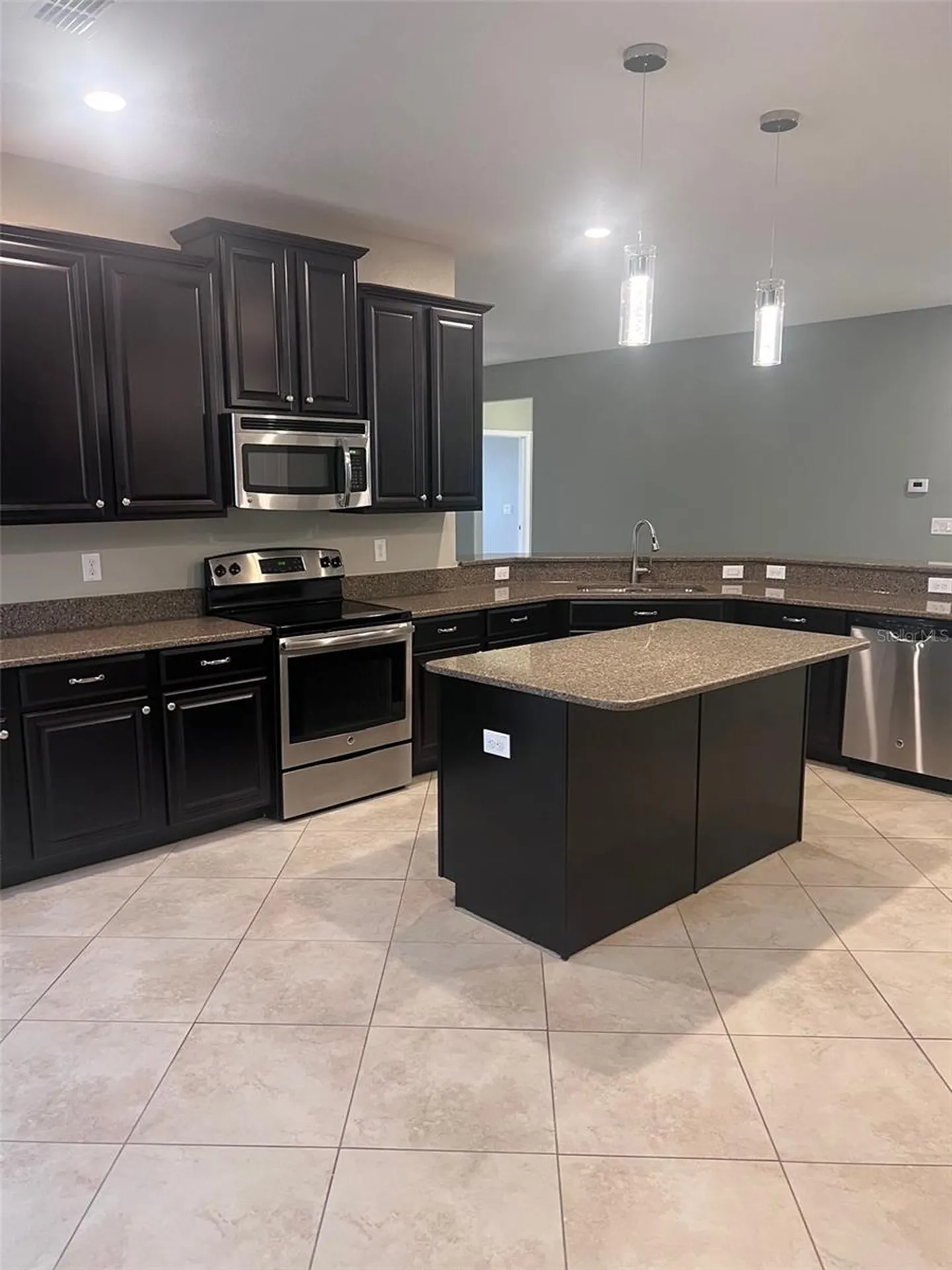 2502 Cumberland Cliff Drive Ruskin FL 33570