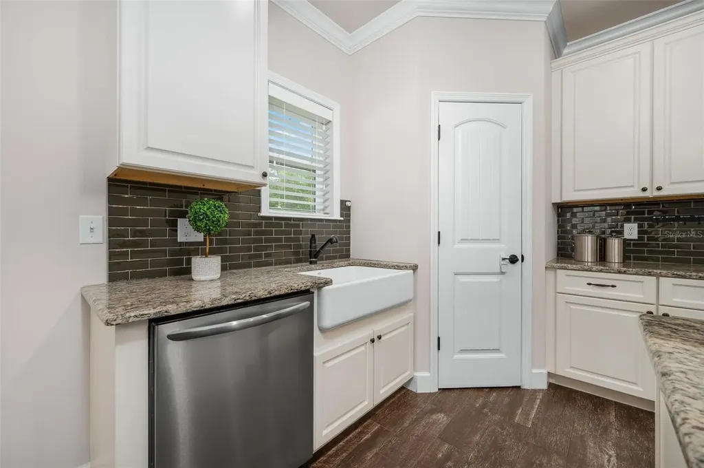 4884 SW 64th Road Gainesville FL 32608