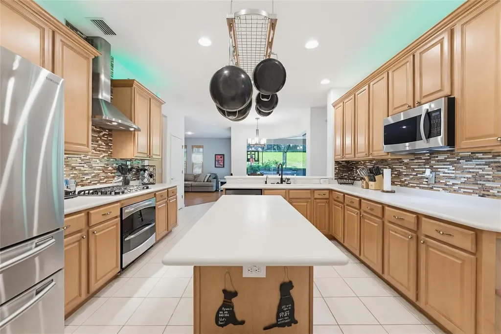 62 Camelot Ridge Drive Brandon FL 33511
