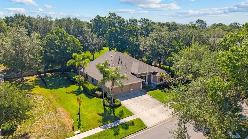 62 Camelot Ridge Drive Brandon FL 33511
