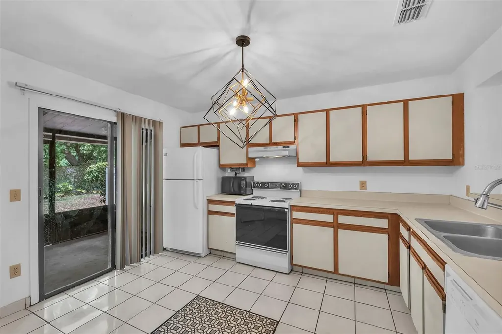 5100 Burchette Road Tampa FL 33647