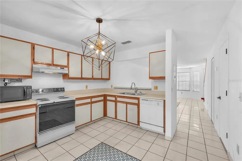 5100 Burchette Road Tampa FL 33647