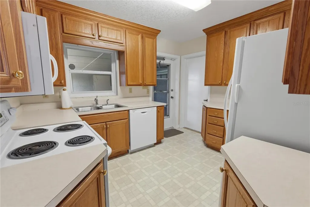 2425 Burns Avenue Lake Wales FL 33898