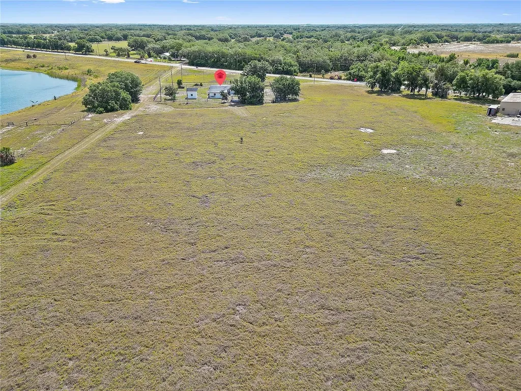 2425 Burns Avenue Lake Wales FL 33898