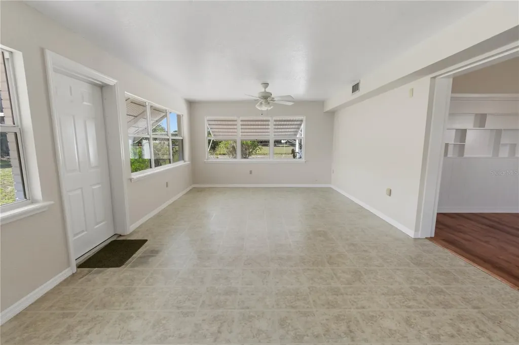 2425 Burns Avenue Lake Wales FL 33898