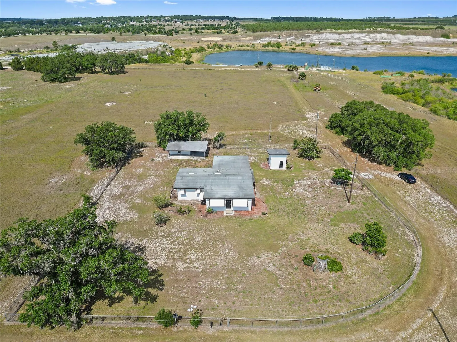 2425 Burns Avenue Lake Wales FL 33898