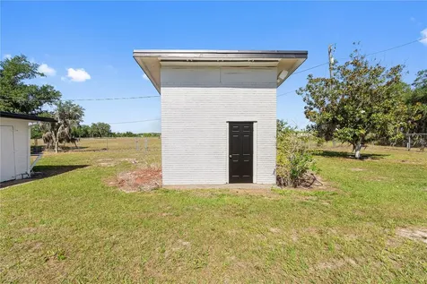 2425 Burns Avenue Lake Wales FL 33898