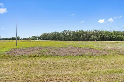 2425 Burns Avenue Lake Wales FL 33898