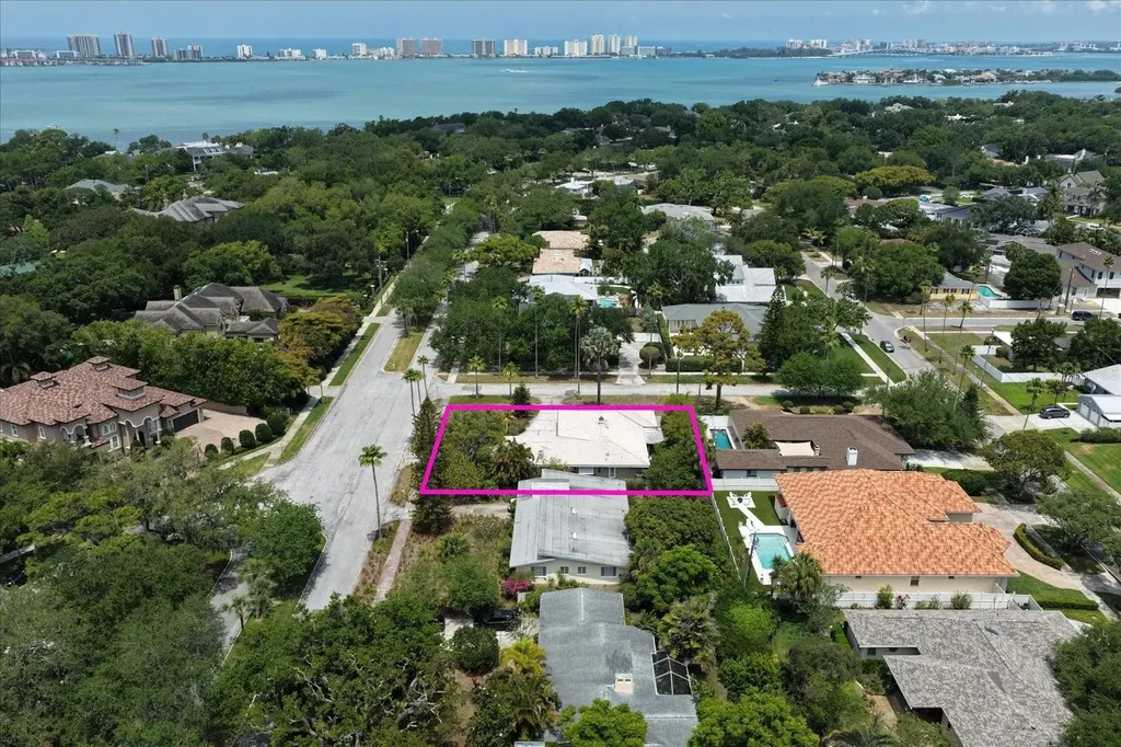 109 Ponce De Leon Boulevard Belleair FL 33756