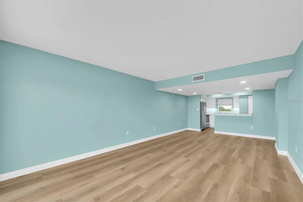 7050 Sunset Drive S South Pasadena FL 33707
