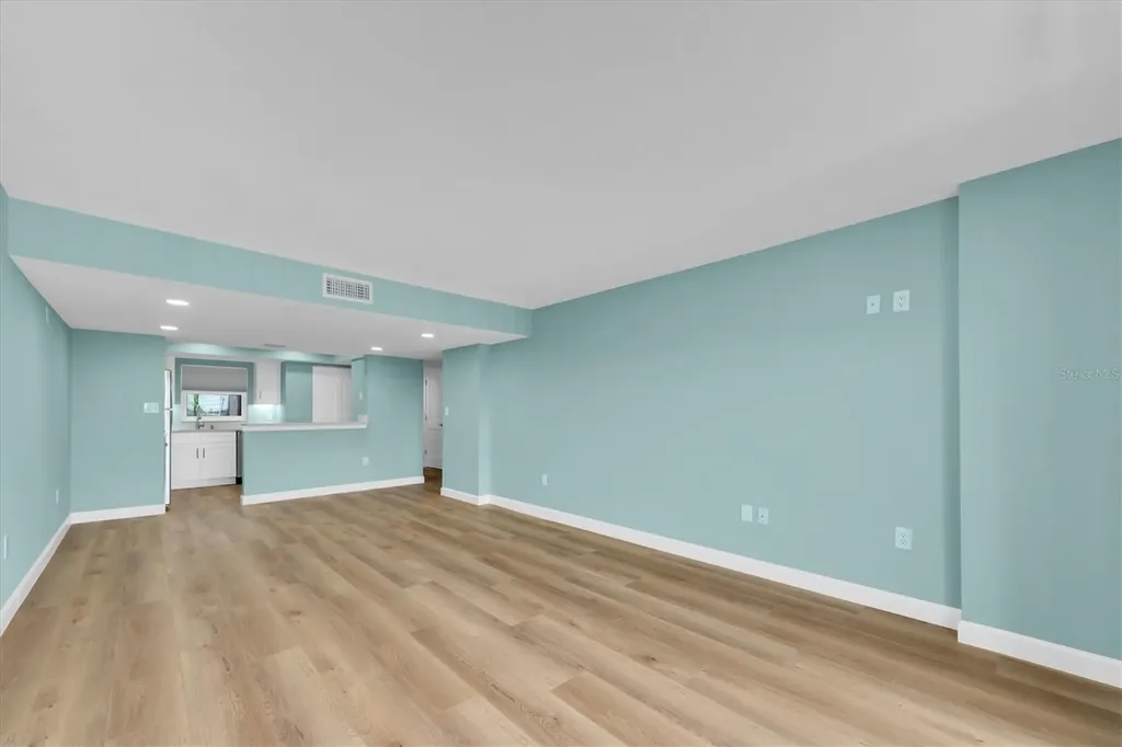 7050 Sunset Drive S South Pasadena FL 33707