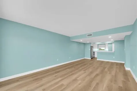 7050 Sunset Drive S South Pasadena FL 33707