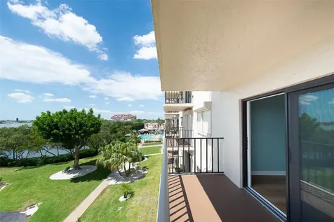 7050 Sunset Drive S South Pasadena FL 33707