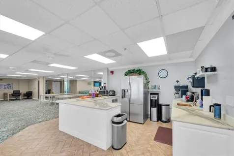 7050 Sunset Drive S South Pasadena FL 33707