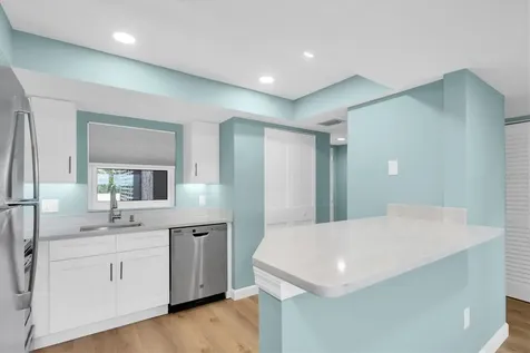 7050 Sunset Drive S South Pasadena FL 33707