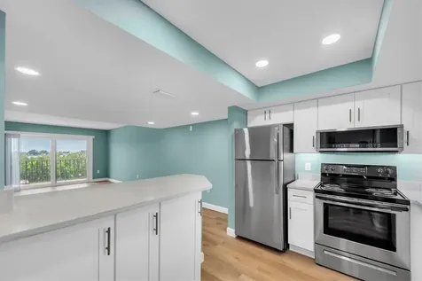 7050 Sunset Drive S South Pasadena FL 33707