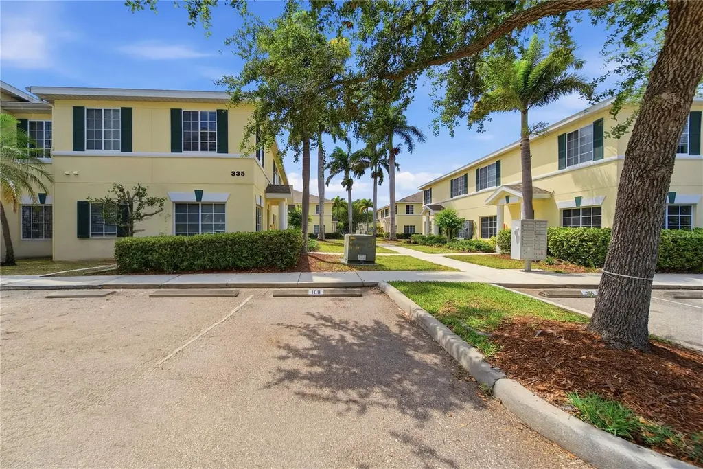 335 Cape Harbour Loop Bradenton FL 34212
