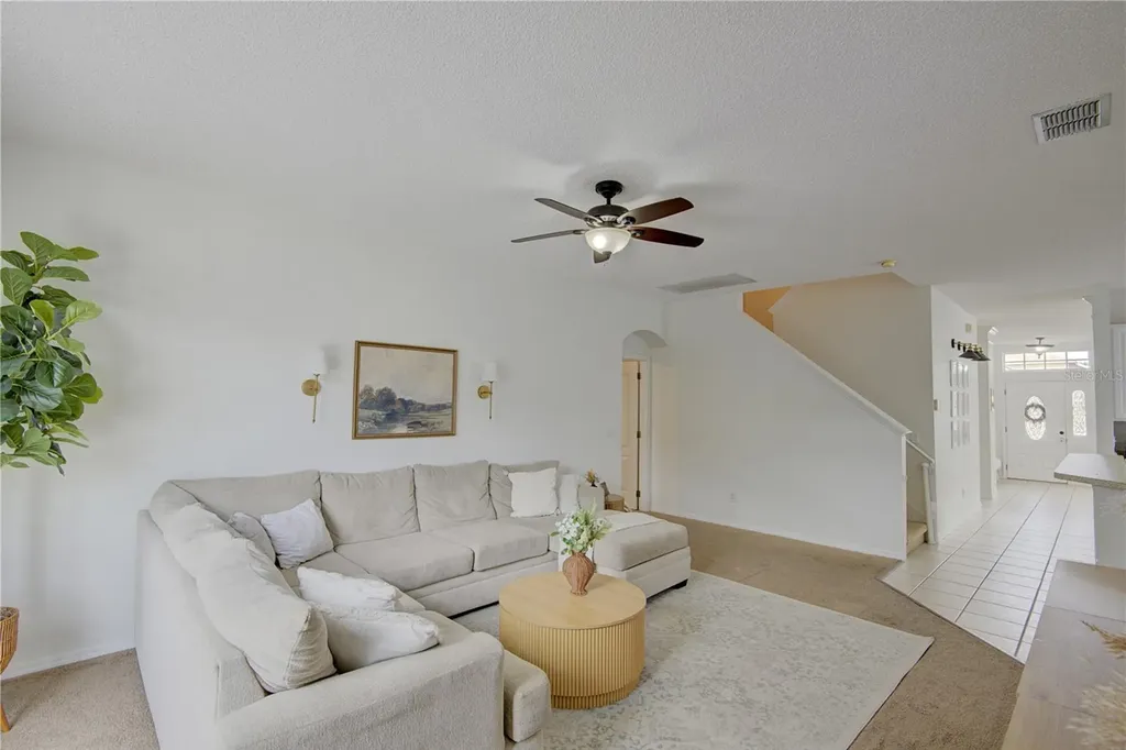 963 Cherry Valley Way Orlando FL 32828
