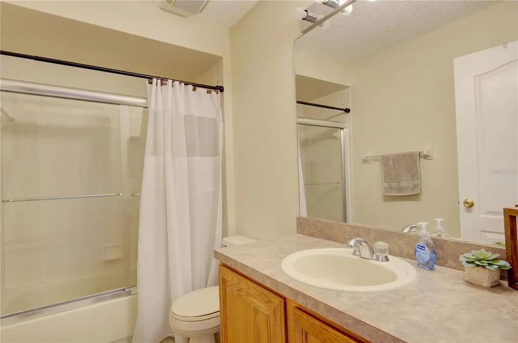 963 Cherry Valley Way Orlando FL 32828