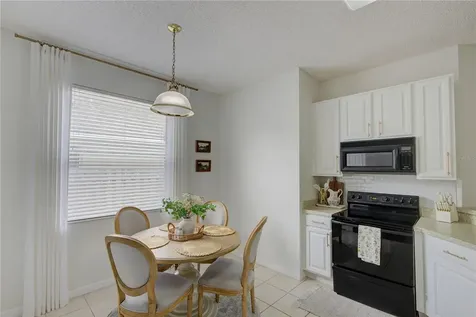 963 Cherry Valley Way Orlando FL 32828