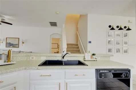 963 Cherry Valley Way Orlando FL 32828