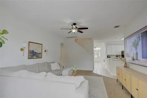 963 Cherry Valley Way Orlando FL 32828