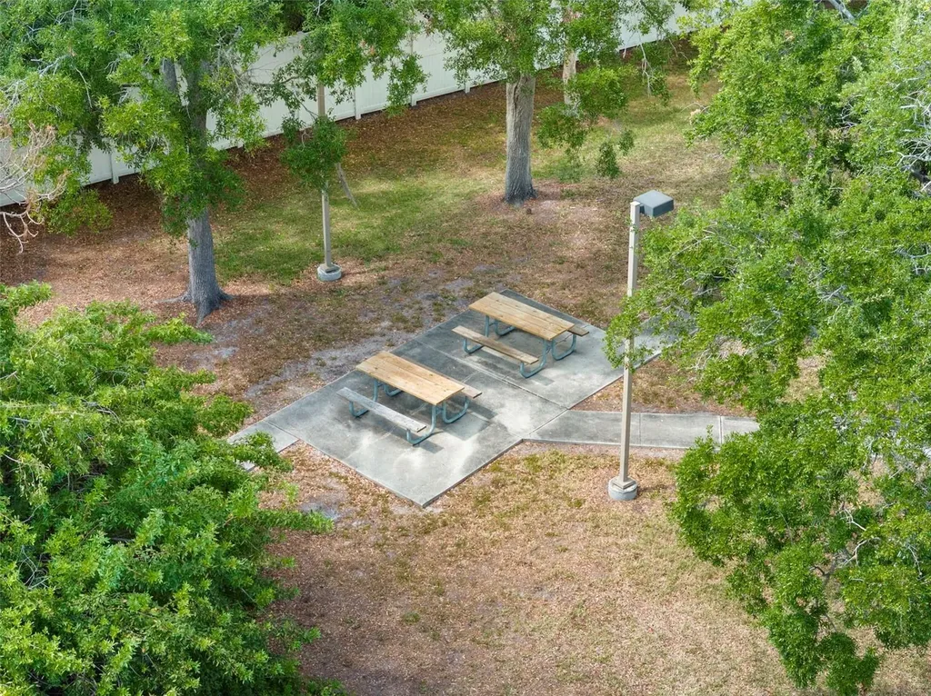 657 99th Avenue N St Petersburg FL 33702