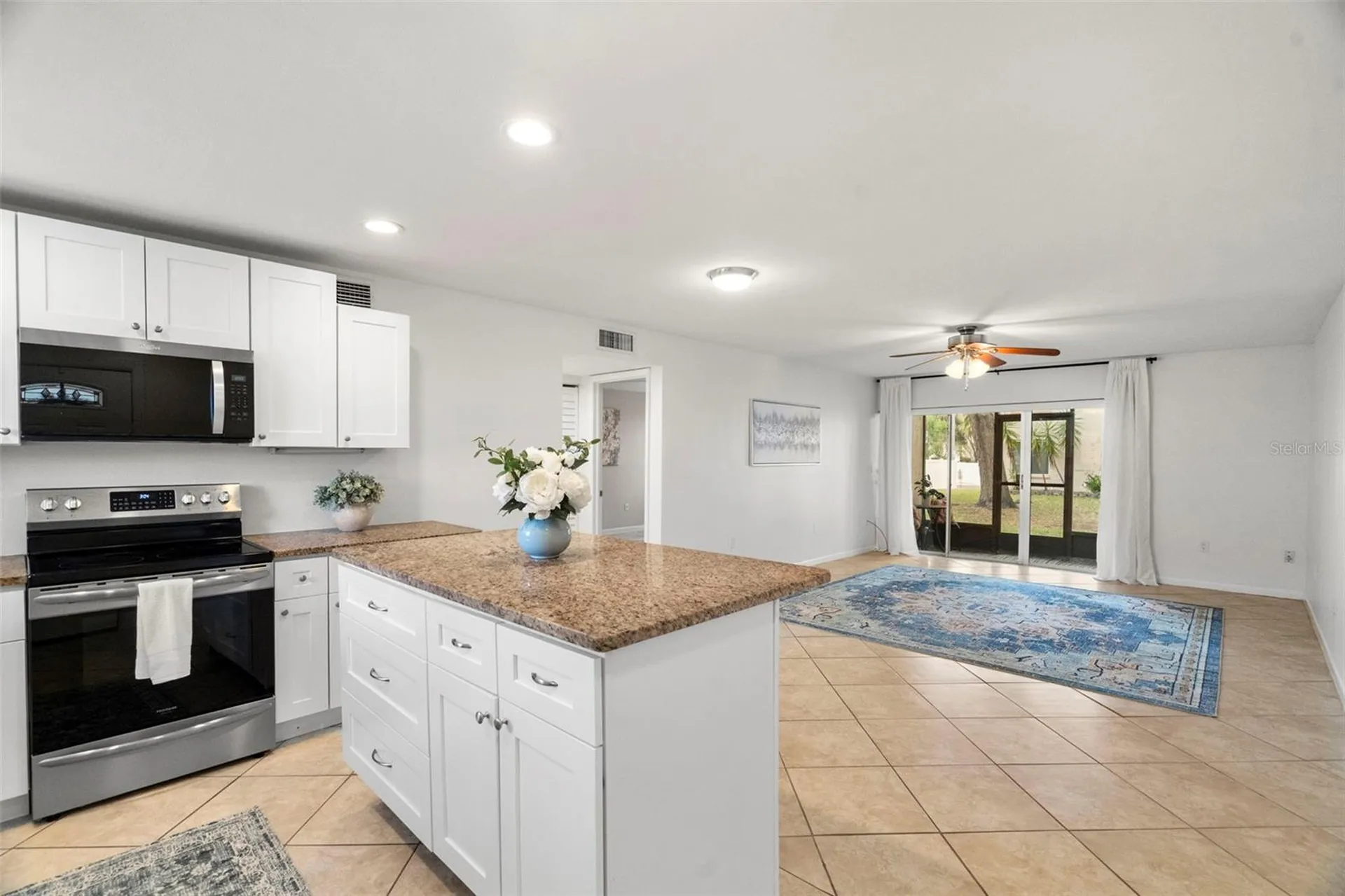 657 99th Avenue N St Petersburg FL 33702