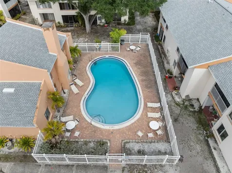 657 99th Avenue N St Petersburg FL 33702
