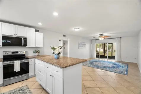 657 99th Avenue N St Petersburg FL 33702