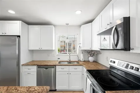 657 99th Avenue N St Petersburg FL 33702