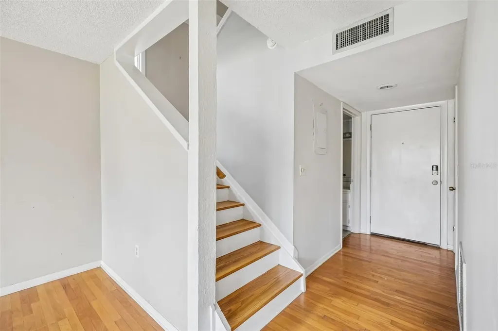 5950 Peregrine Avenue Orlando FL 32819