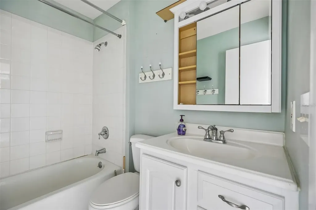 5950 Peregrine Avenue Orlando FL 32819