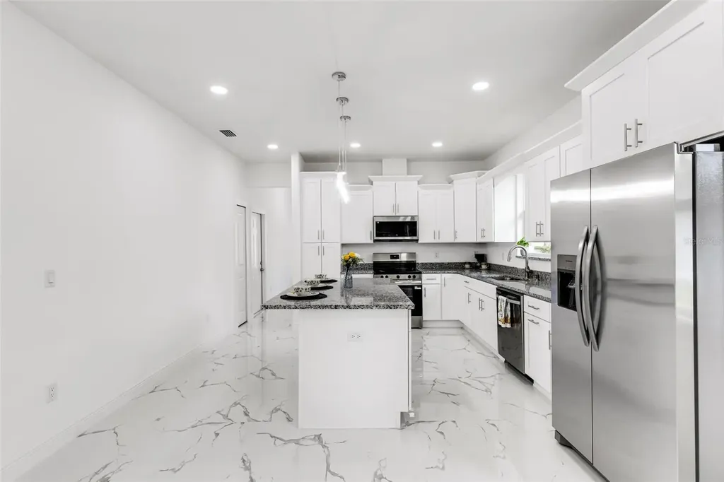 806 W Lowry Lane Tampa FL 33604